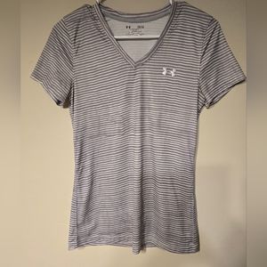 Under Armour Gray White Stripe Heat Gear Women's Small Athletic Vneck shirt